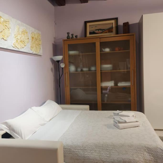 Monolocale In Piazza Isolo Appartement Verona Buitenkant foto