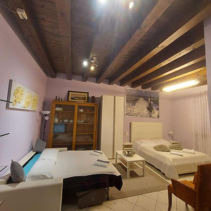 Monolocale In Piazza Isolo Appartement Verona Buitenkant foto