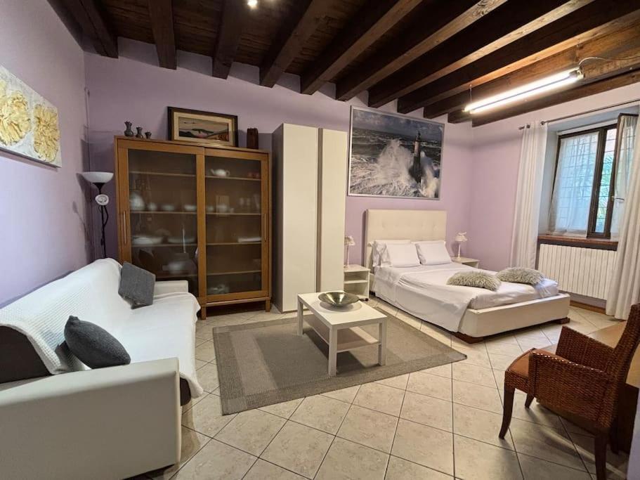 Monolocale In Piazza Isolo Appartement Verona Buitenkant foto