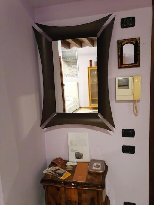 Monolocale In Piazza Isolo Appartement Verona Buitenkant foto