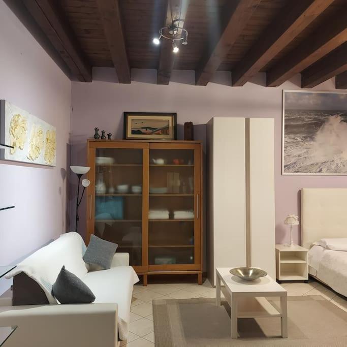 Monolocale In Piazza Isolo Appartement Verona Buitenkant foto