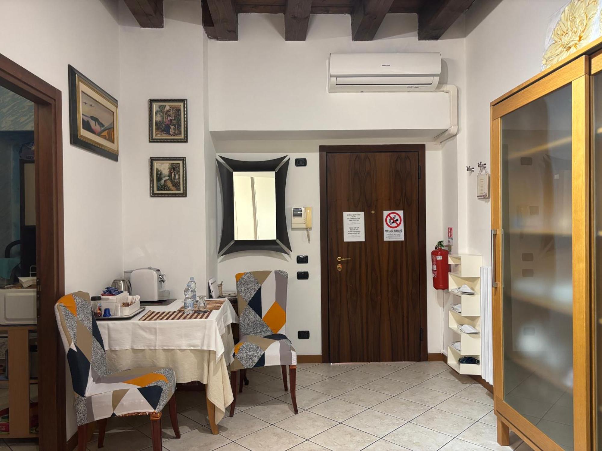 Monolocale In Piazza Isolo Appartement Verona Buitenkant foto